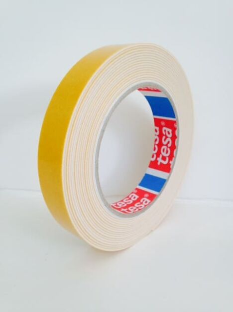 tesa® 4952 MOCNA TAŚMA MONTAŻOWA DWUSTRONNA PIANKOWA 19mm x 5m