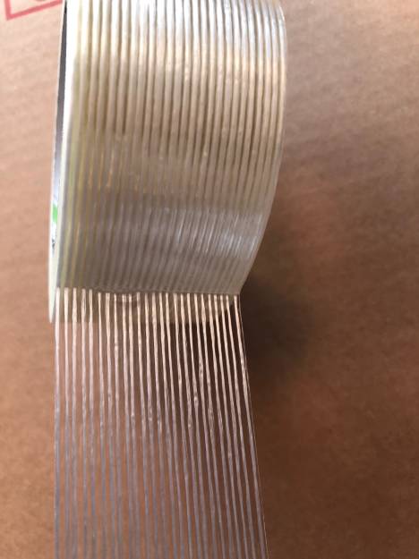 TAŚMA PAKOWA MONOFILAMENT WZMACNIANA WZDŁUŻNIE WŁÓKNEM SZKLANYM 50 mm x 50 m