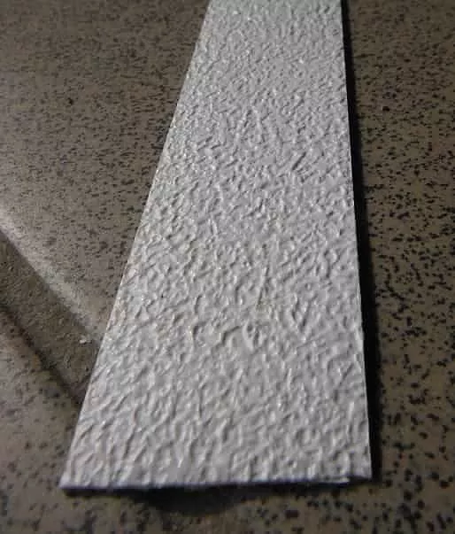 TAŚMA ANTYPOŚLIZGOWA 25mmx18,3m BASENOWA BIAŁA