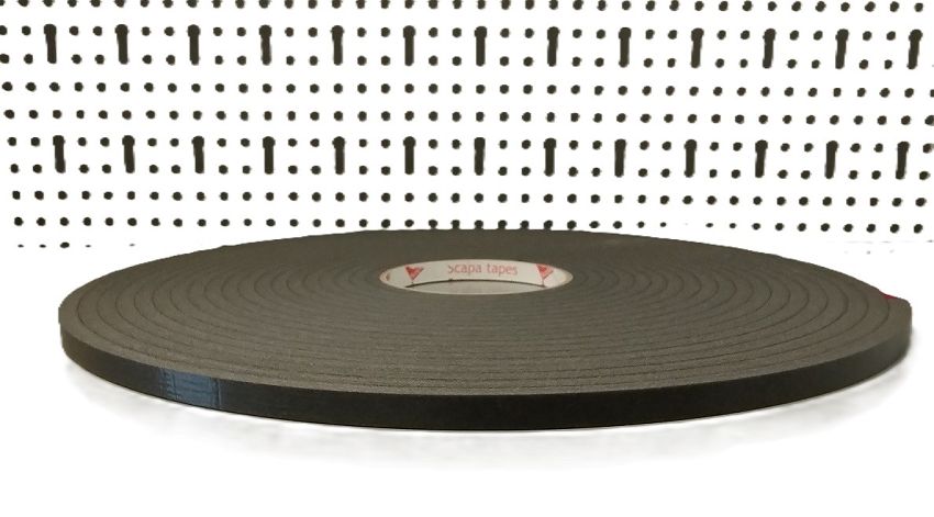 TAŚMA PIANKOWA USZCZELNIAJĄCA JEDNOSTRONNIE KLEJĄCA 6 mm 6mm x 12m czarna