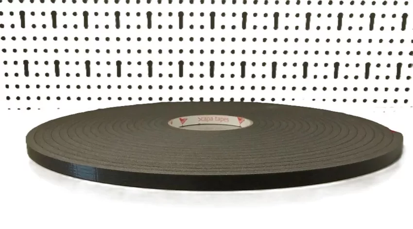 TAŚMA PIANKOWA USZCZELNIAJĄCA JEDNOSTRONNIE KLEJĄCA 6 mm 6mm x 12m czarna