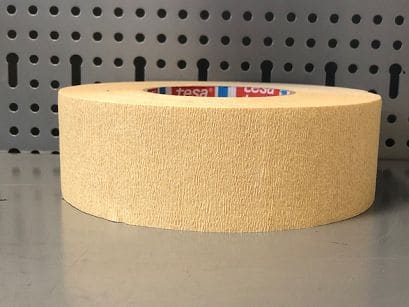 MOCNO MARSZCZONA TAŚMA MASKUJĄCA MALARSKA  tesa® 4319 50mm x 50m (do krzywizn i łuków)