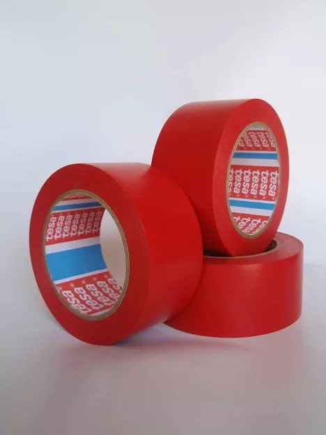 tesa® TAŚMA DO WYZNACZANIA LINII 60760 50mmX33m CZERWONA