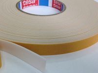 tesa® 4957 TAŚMA DWUSTRONNA PIANKOWA 15mmx25m BIAŁA